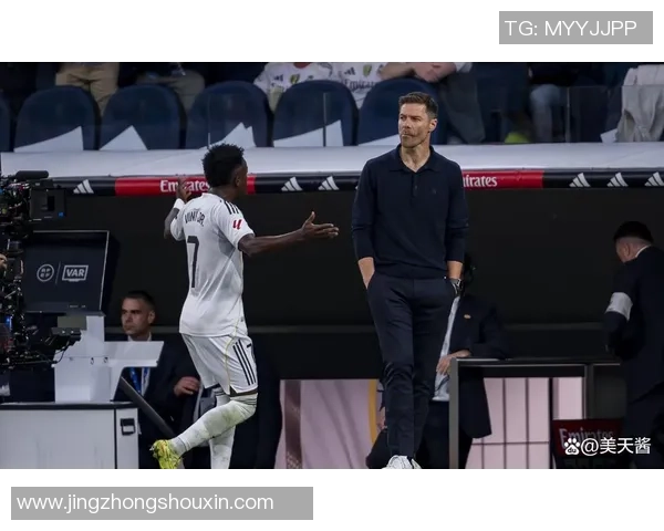 世界报：皇马高层向更衣室宣布正告，再不改动情绪将被问责